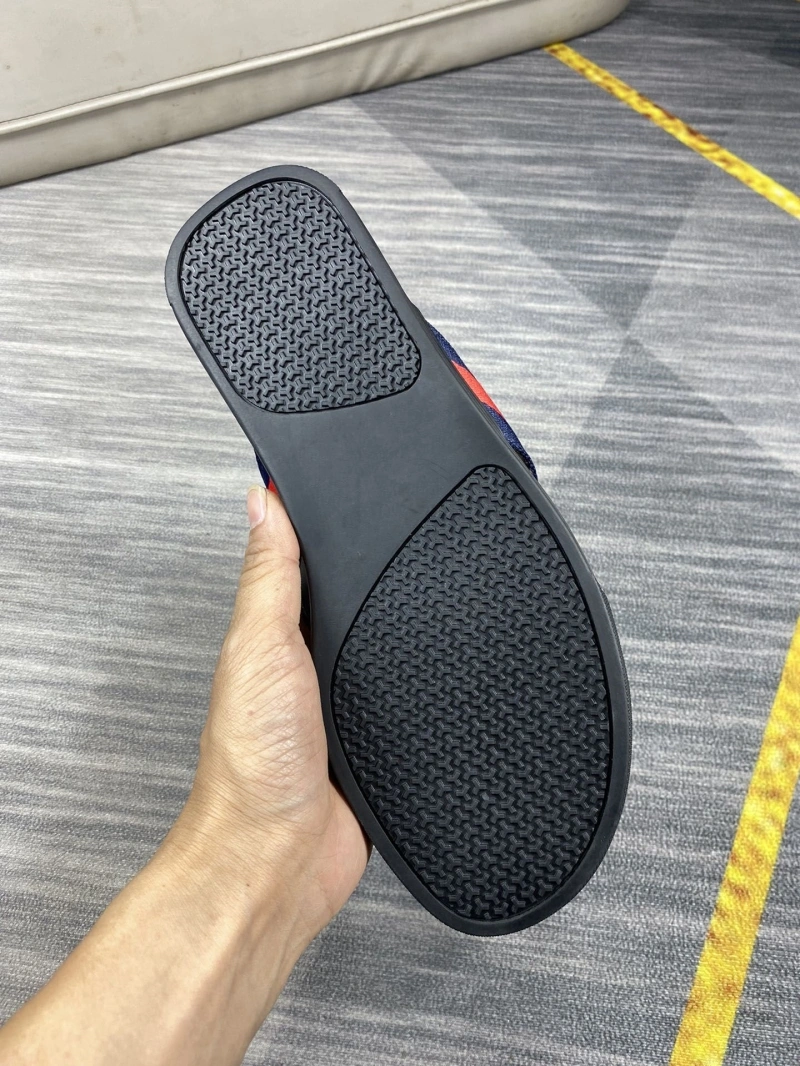 Affordable Gxccx Slippers 164121