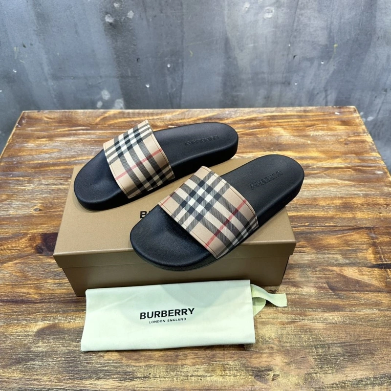 Elegant Bxrbxrry Slippers 114379
