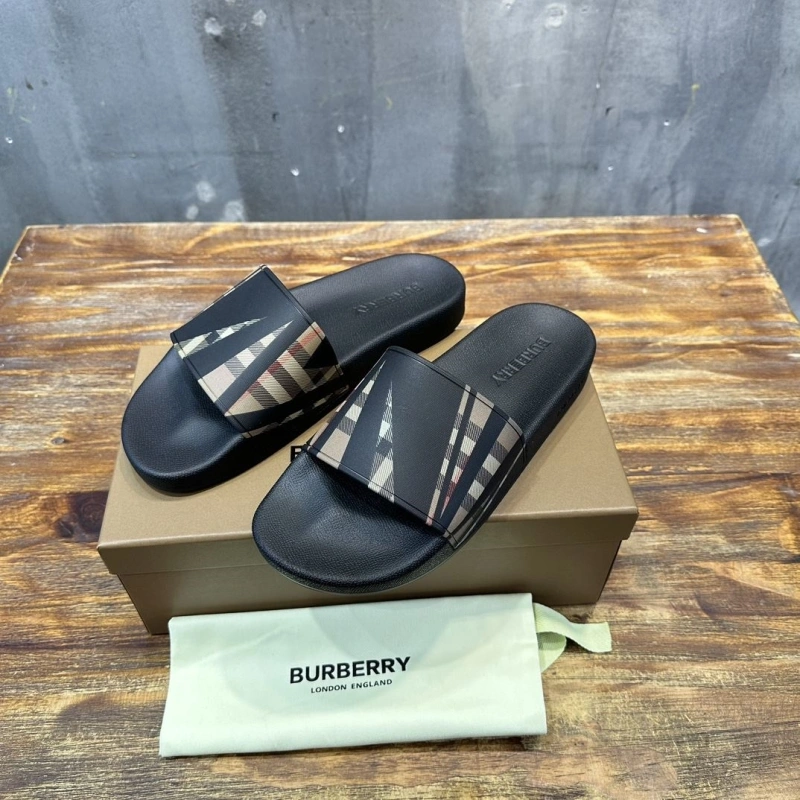 Minimalist Bxrbxrry Slippers 115426