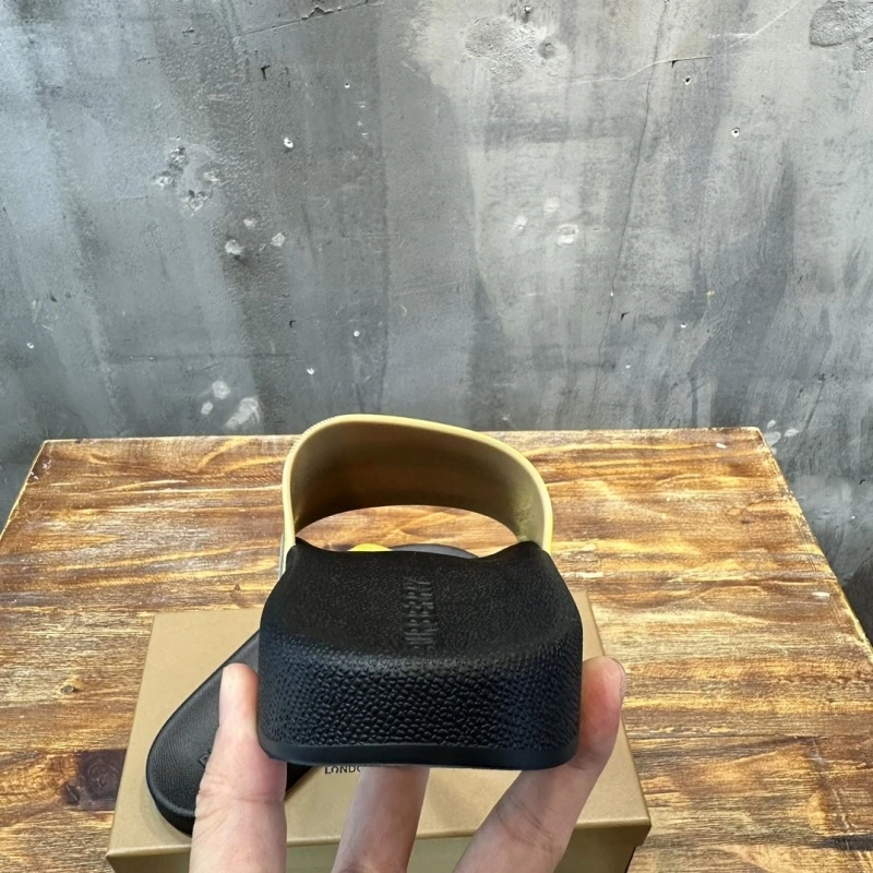 Bxrbxrry Slippers ModernLook 115427