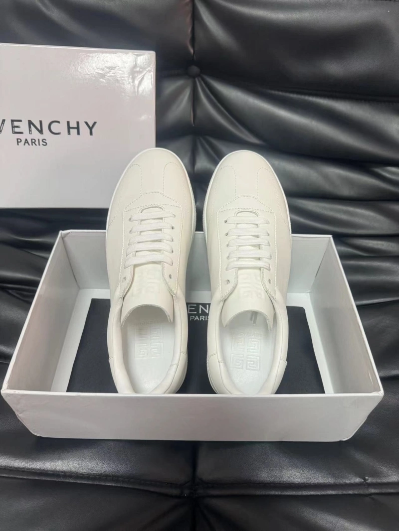 Sophisticated Gxvxnchy Sneakers 154103