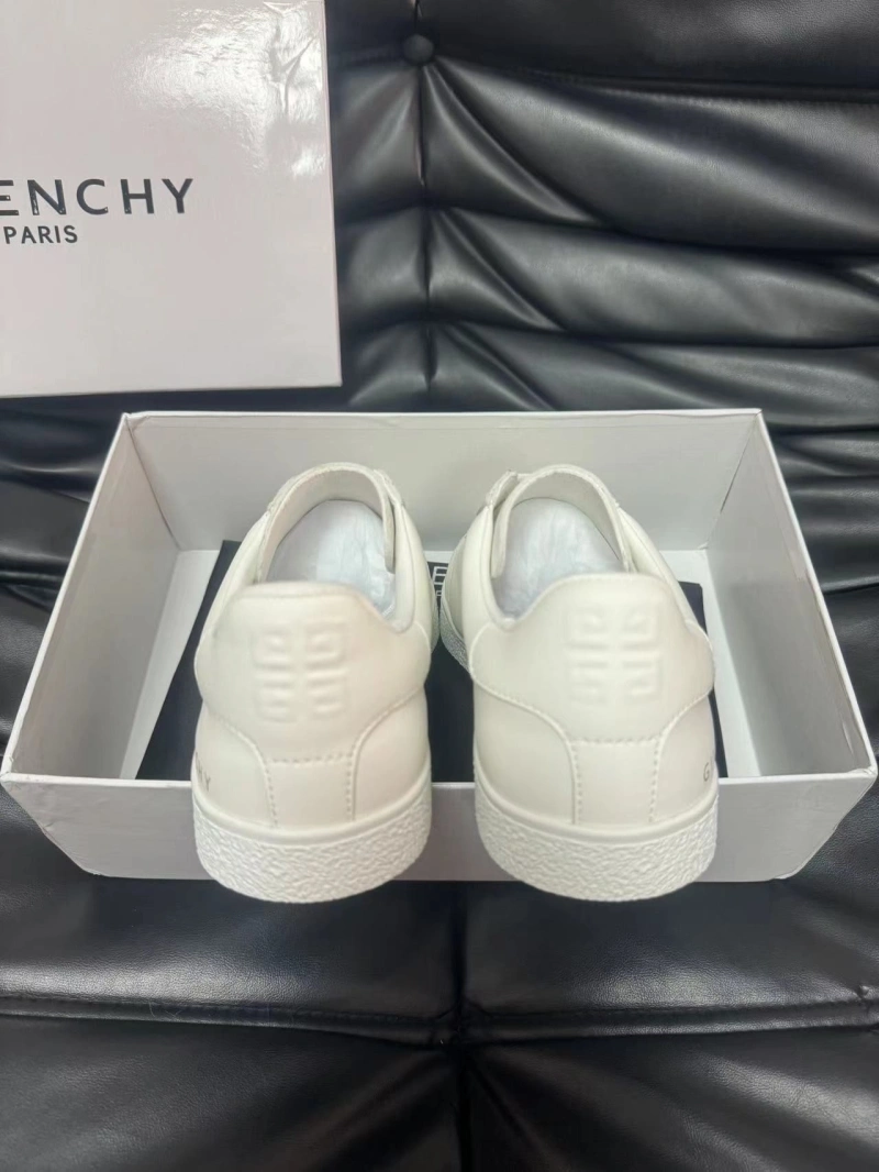 Sophisticated Gxvxnchy Sneakers 154103