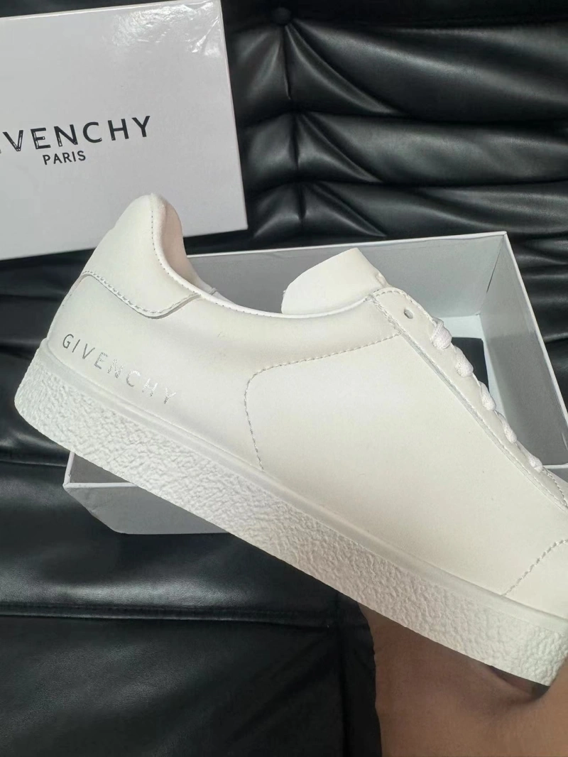Sophisticated Gxvxnchy Sneakers 154103