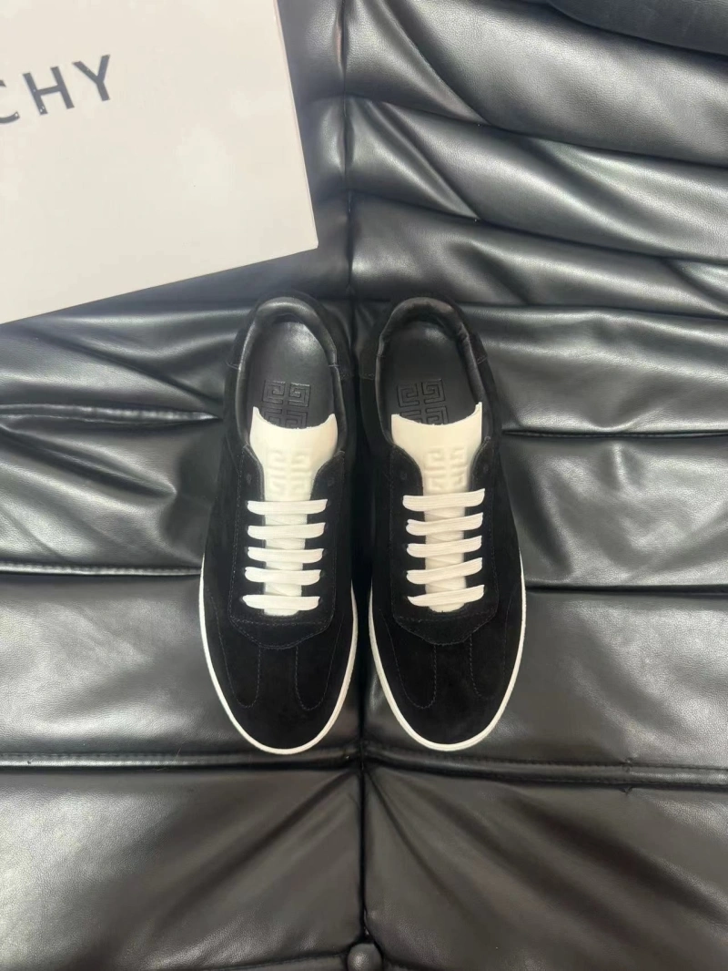Gxvxnchy Sneakers NewStyle 154101