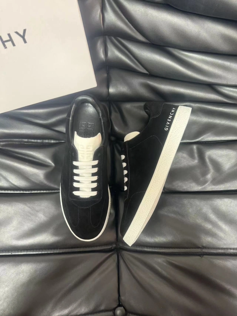 Gxvxnchy Sneakers NewStyle 154101