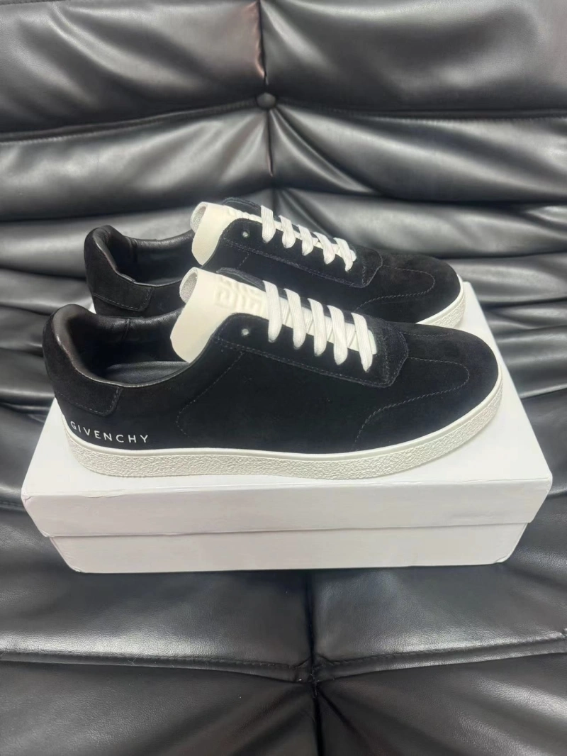 Gxvxnchy Sneakers NewStyle 154101