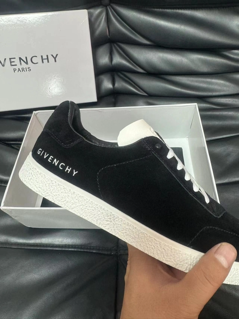Gxvxnchy Sneakers NewStyle 154101