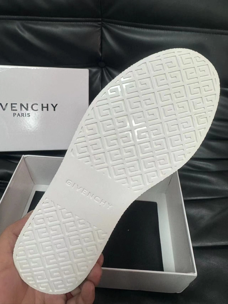 Gxvxnchy Sneakers NewStyle 154101
