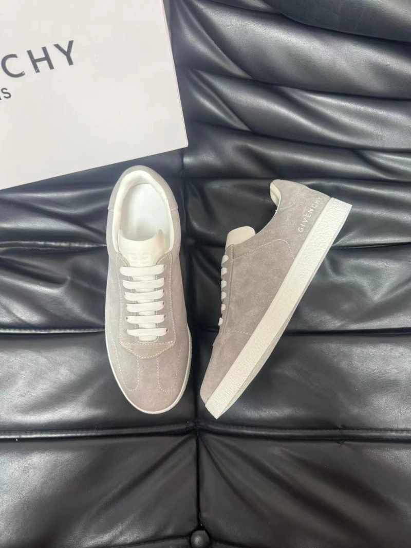 Gxvxnchy Sneakers Timeless 154100