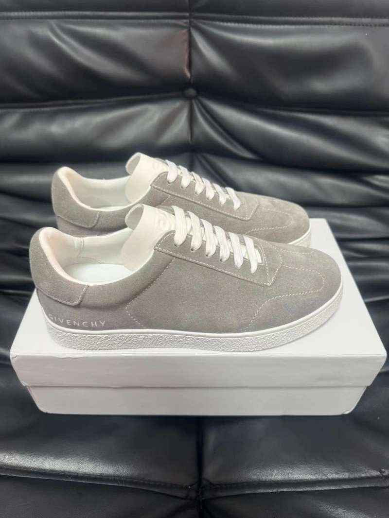 Gxvxnchy Sneakers Timeless 154100