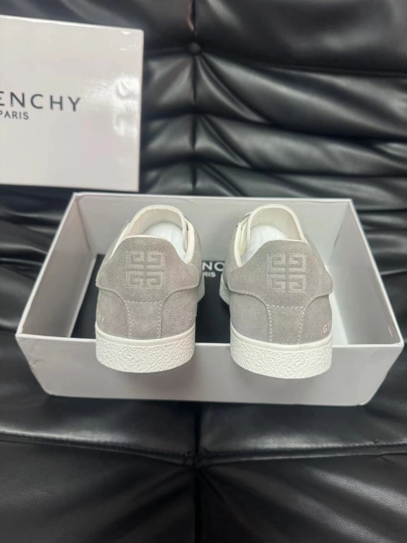 Gxvxnchy Sneakers Timeless 154100