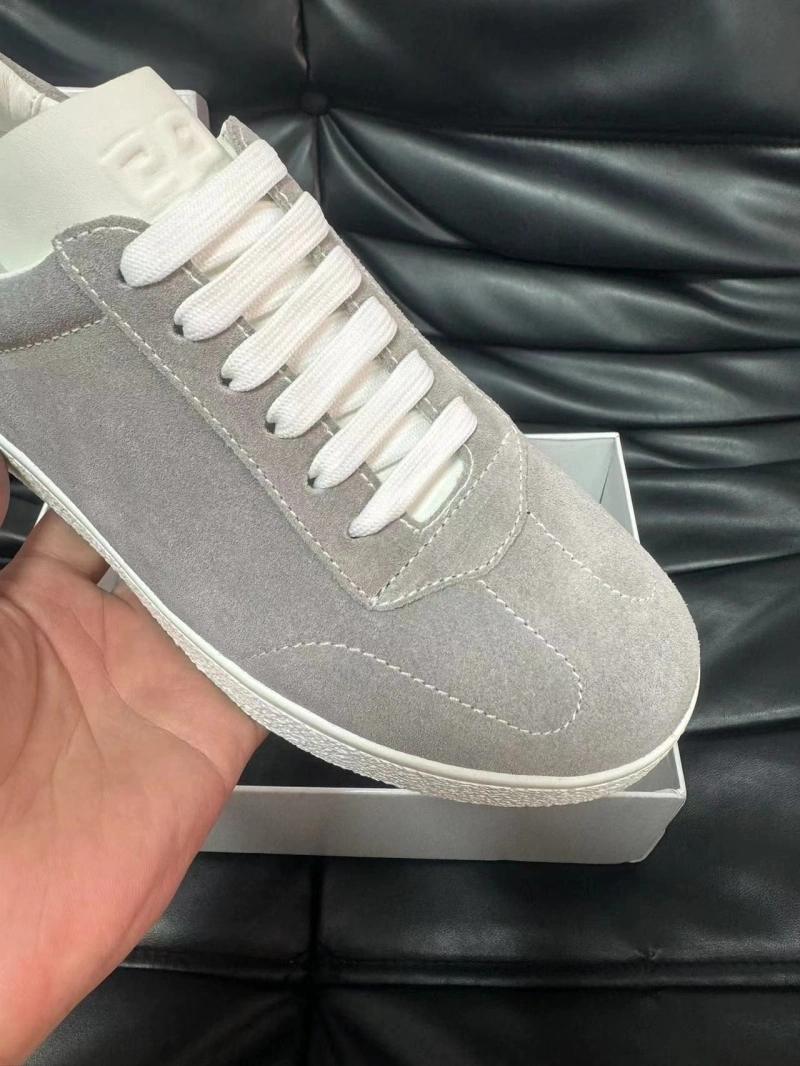 Gxvxnchy Sneakers Timeless 154100