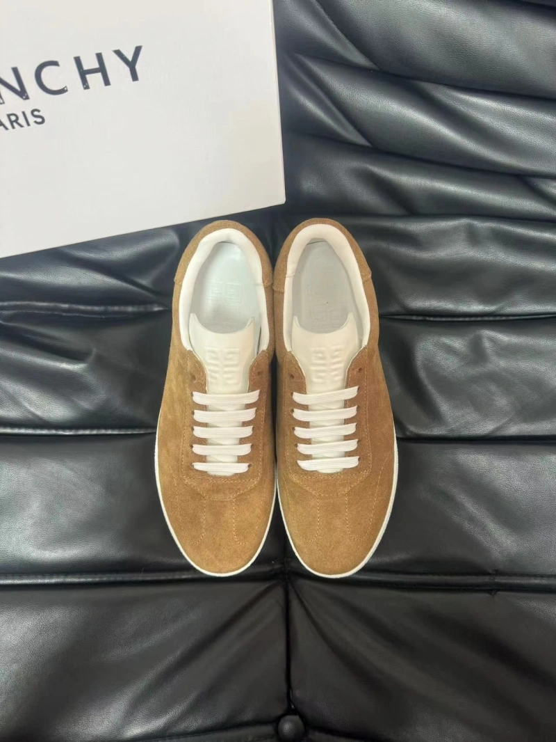 Soft Gxvxnchy Sneakers 154096
