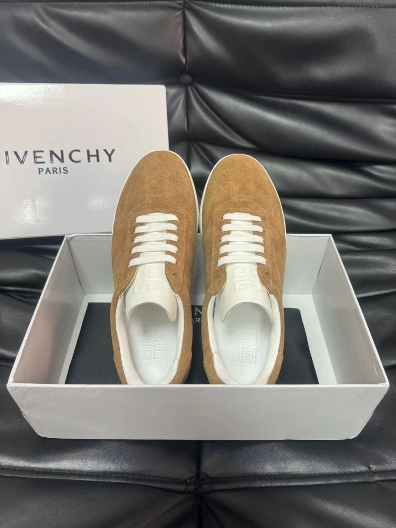 Soft Gxvxnchy Sneakers 154096