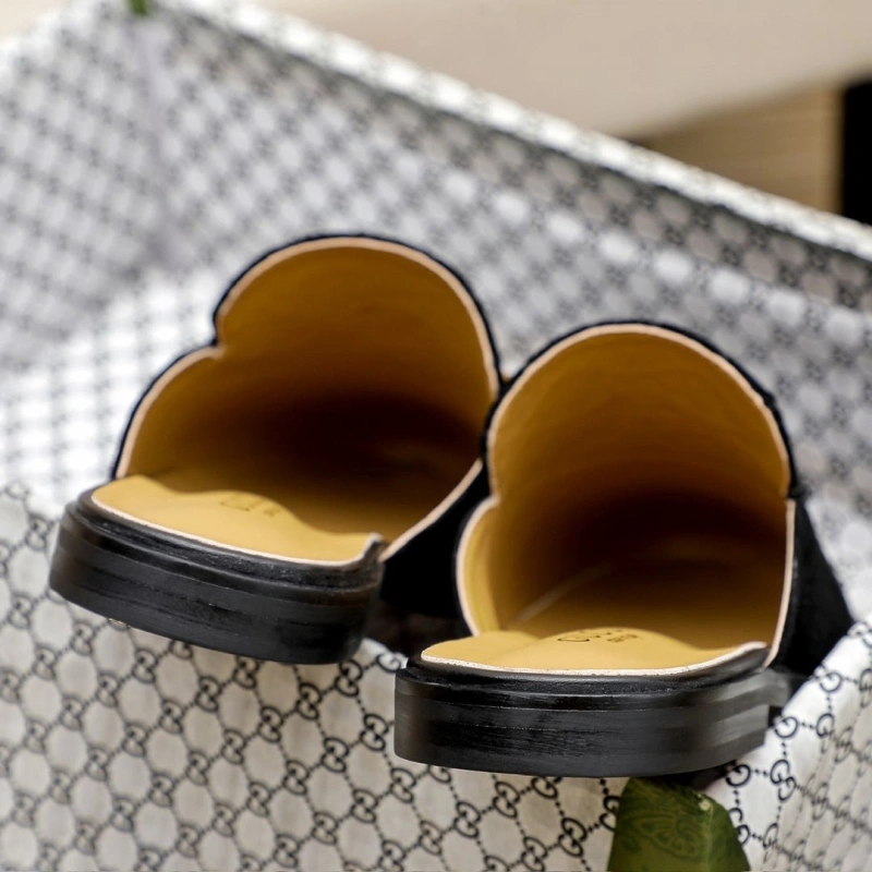 Efficient Gxccx Slippers 164123