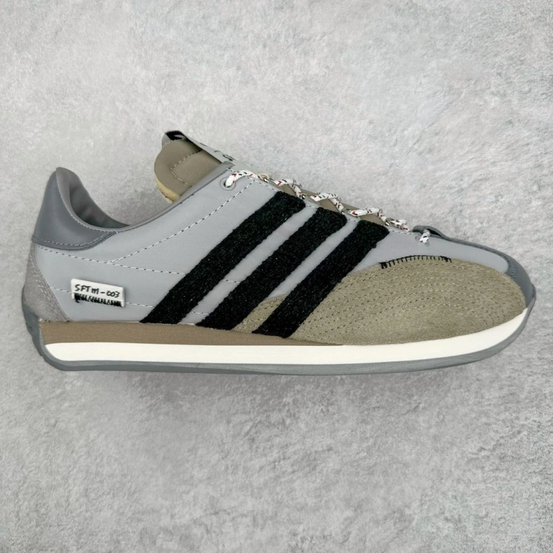 Functional Gxvxnchy Sneakers 154099