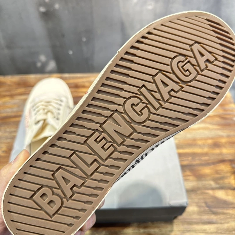 Bxlxnciaga Sneakers Vibrant 109993