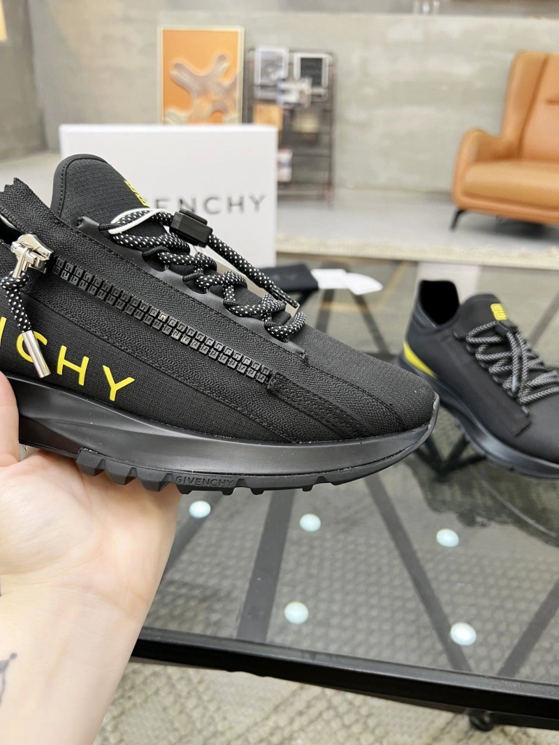 TopPick Gxvxnchy Sneakers 154087