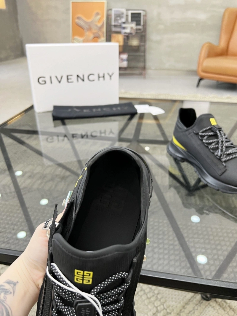 TopPick Gxvxnchy Sneakers 154087
