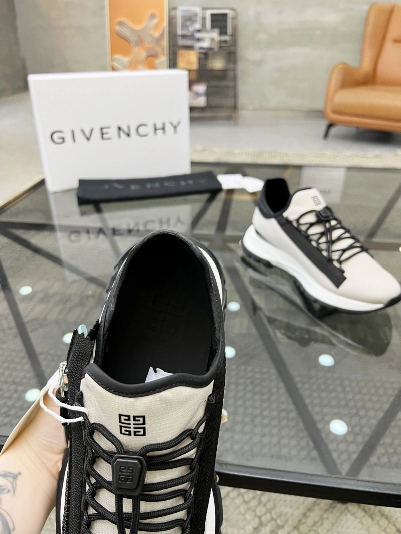 UrbanStyle Gxvxnchy Sneakers 154080