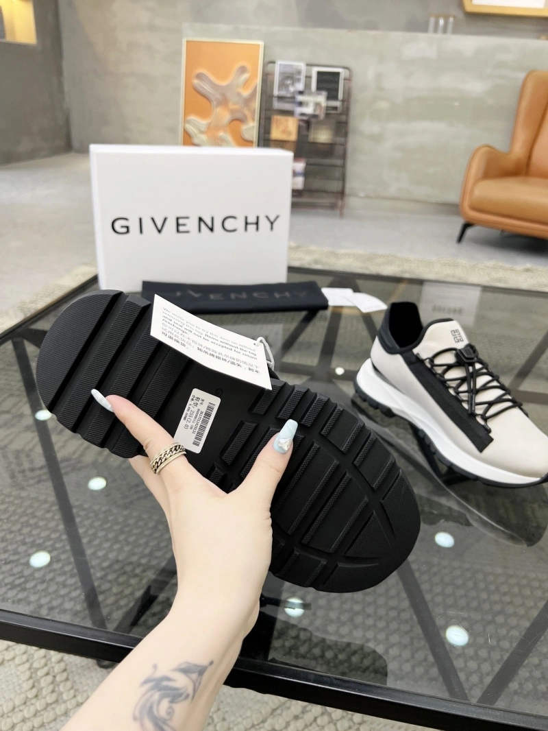 UrbanStyle Gxvxnchy Sneakers 154080