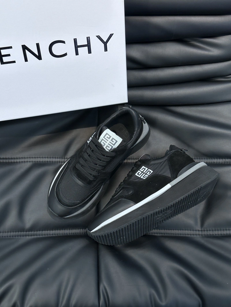 Bold Gxvxnchy Sneakers 154079