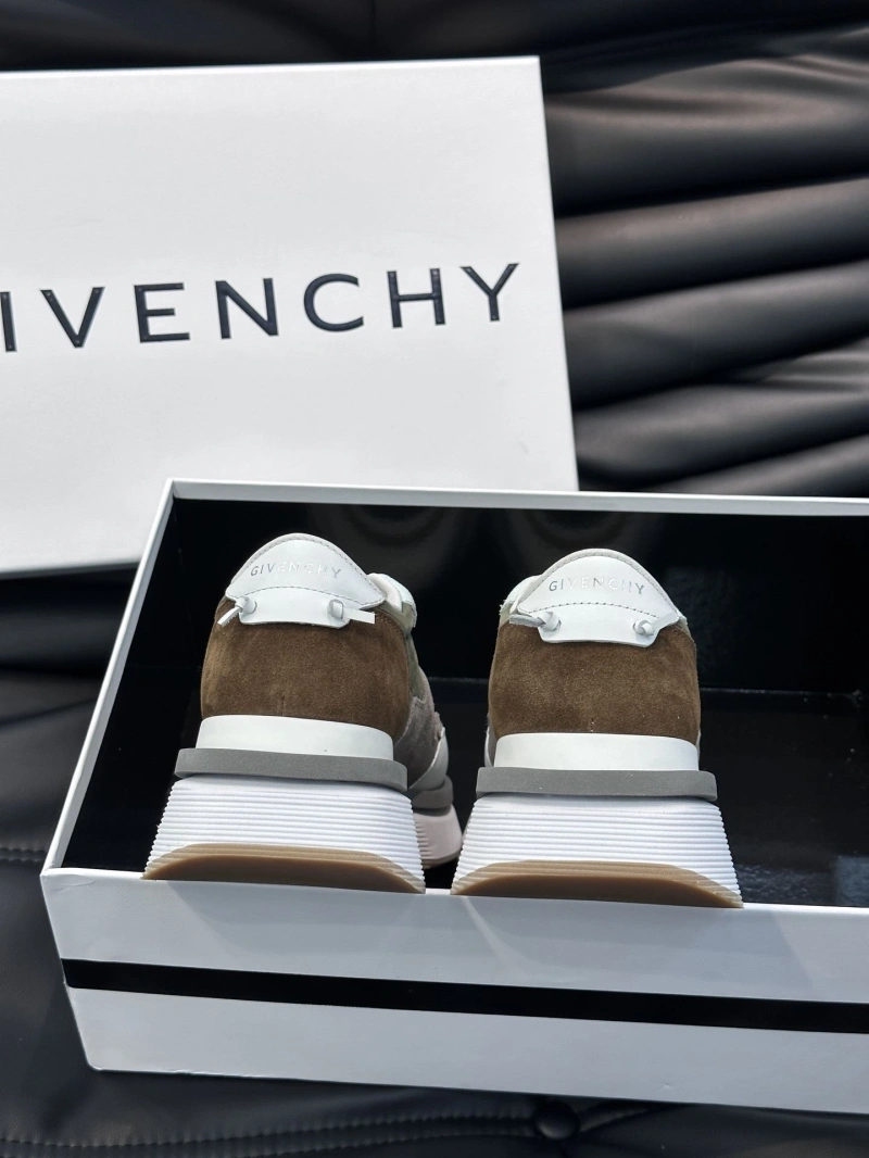 Gxvxnchy Sneakers Classic 154082