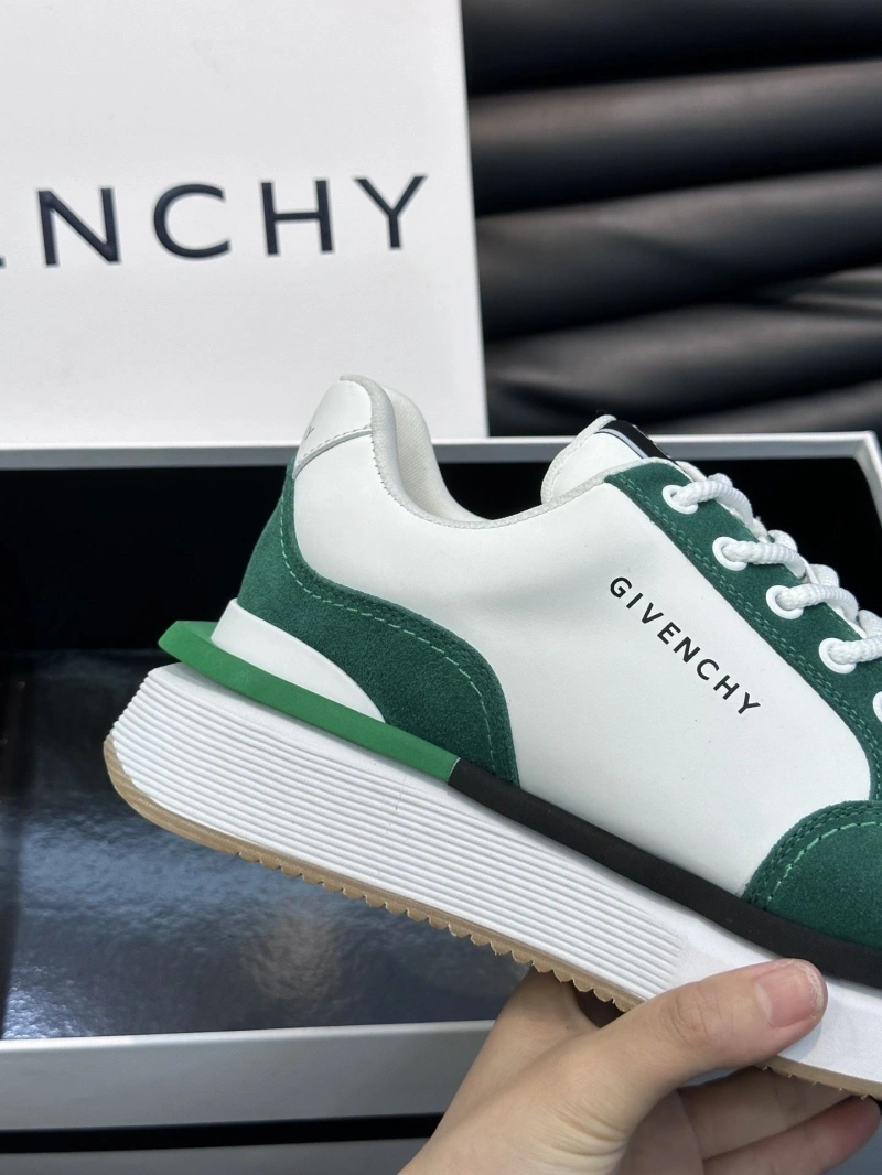 Gxvxnchy Sneakers Classic 154074