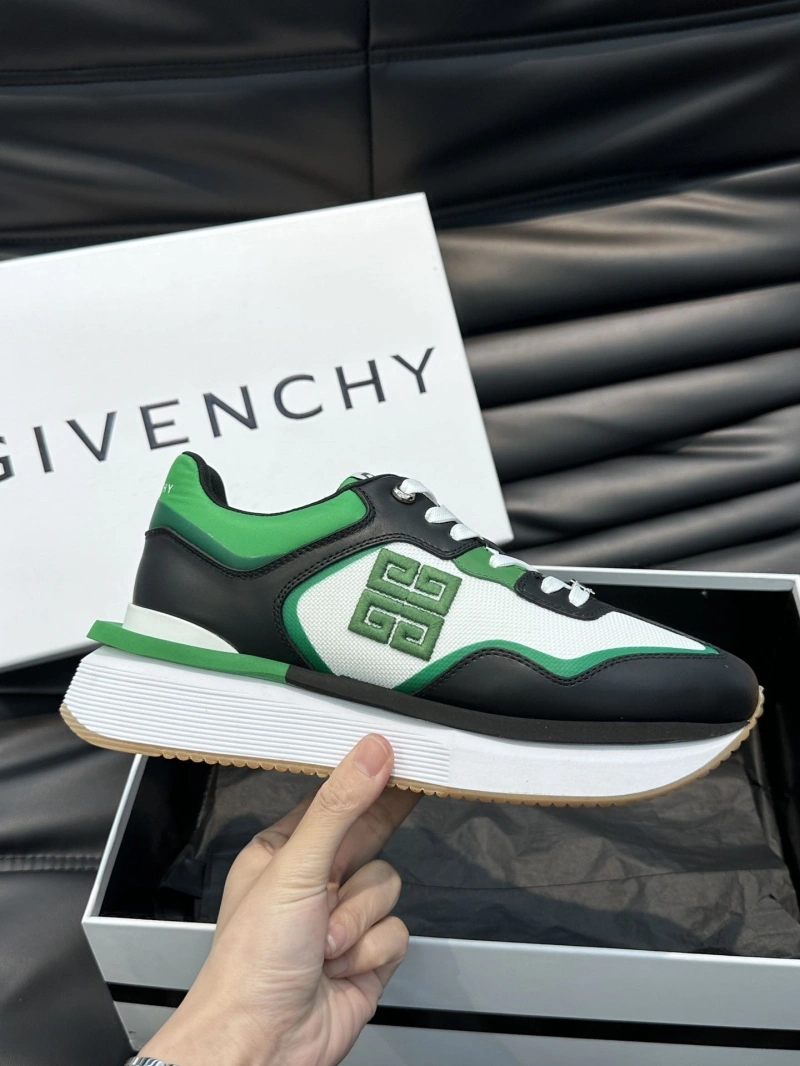 Gxvxnchy Sneakers EyeCatching 154073