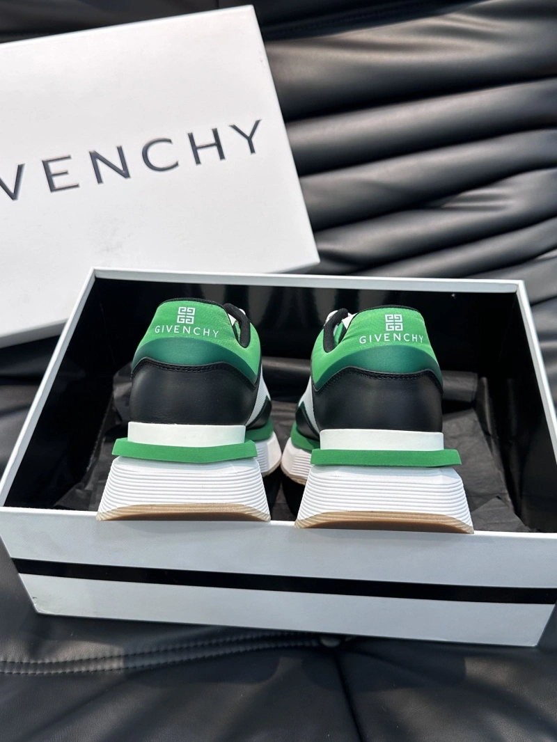 Gxvxnchy Sneakers EyeCatching 154073