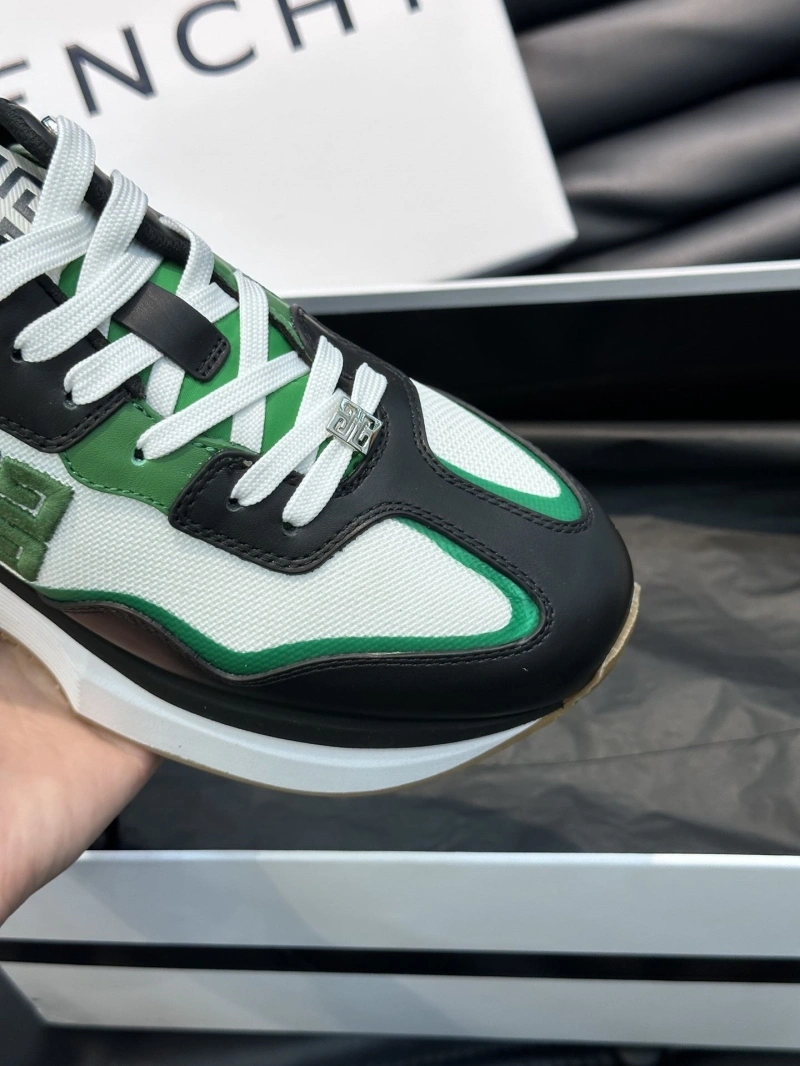 Gxvxnchy Sneakers EyeCatching 154073