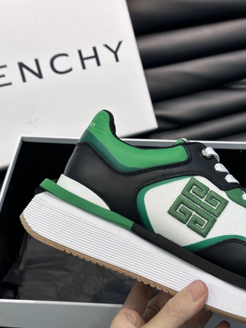 Gxvxnchy Sneakers EyeCatching 154073