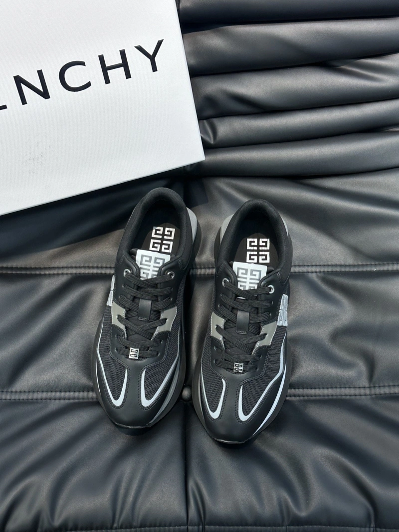 Versatile Gxvxnchy Sneakers 154094