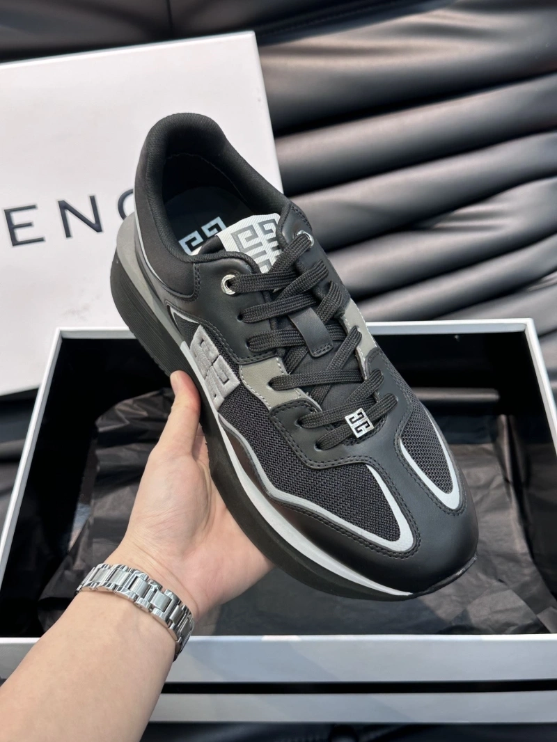 Versatile Gxvxnchy Sneakers 154094