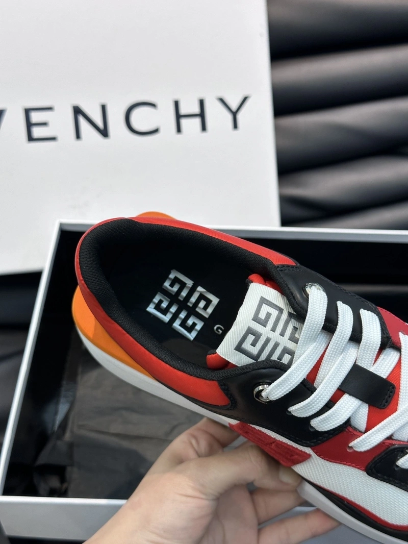 Gxvxnchy Sneakers Bright 154075