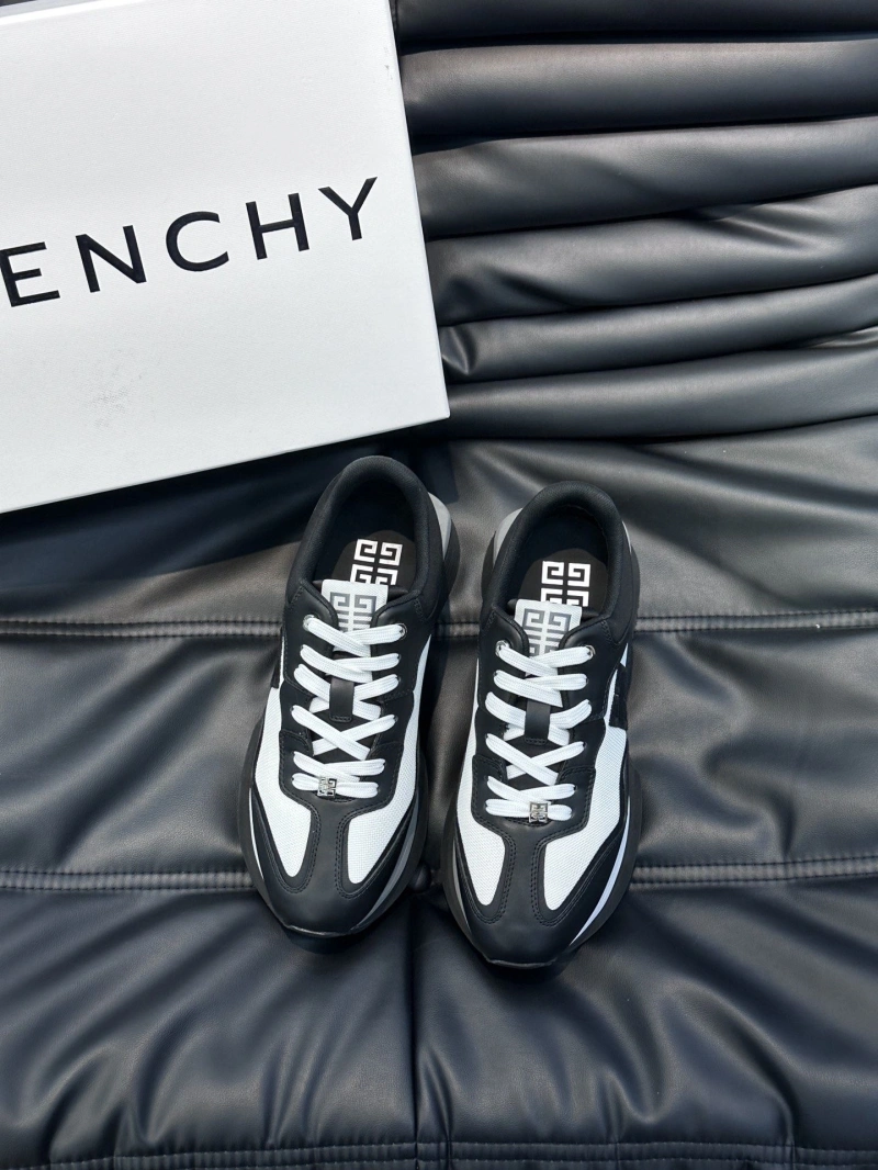 Timeless Gxvxnchy Sneakers 154077