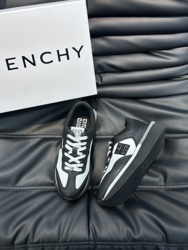 Timeless Gxvxnchy Sneakers 154077
