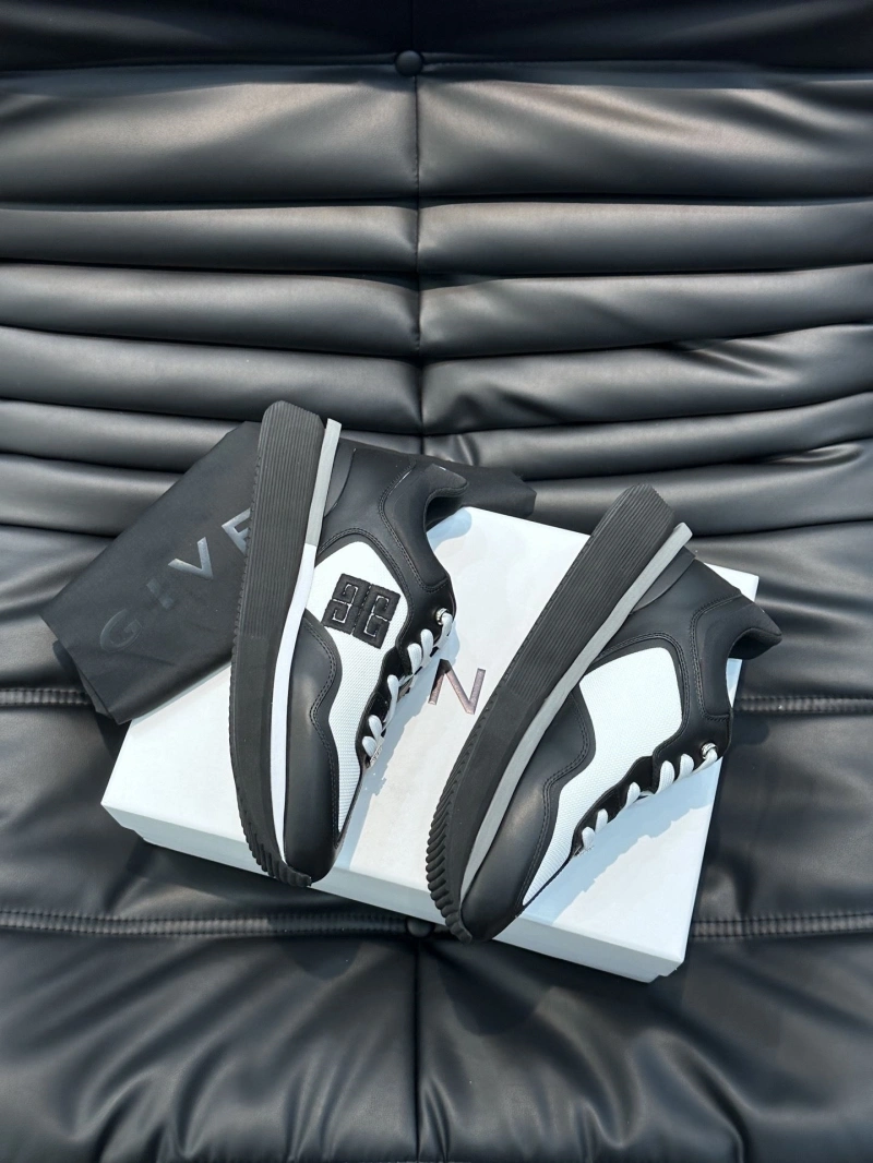 Timeless Gxvxnchy Sneakers 154077