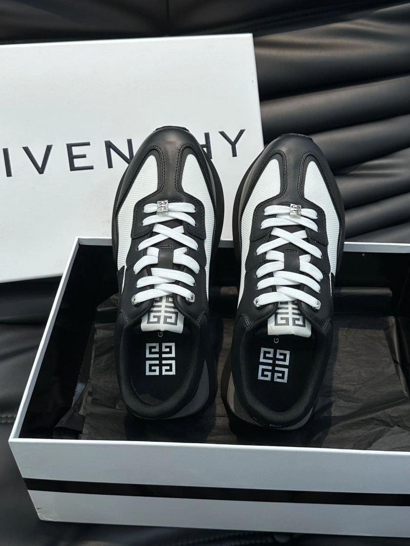 Timeless Gxvxnchy Sneakers 154077