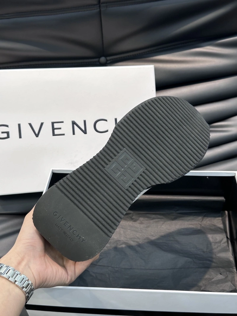Timeless Gxvxnchy Sneakers 154077