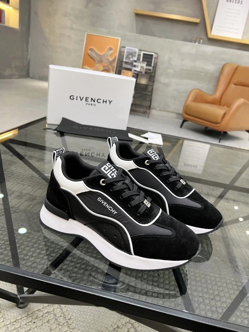 Classic Gxvxnchy Sneakers 154071
