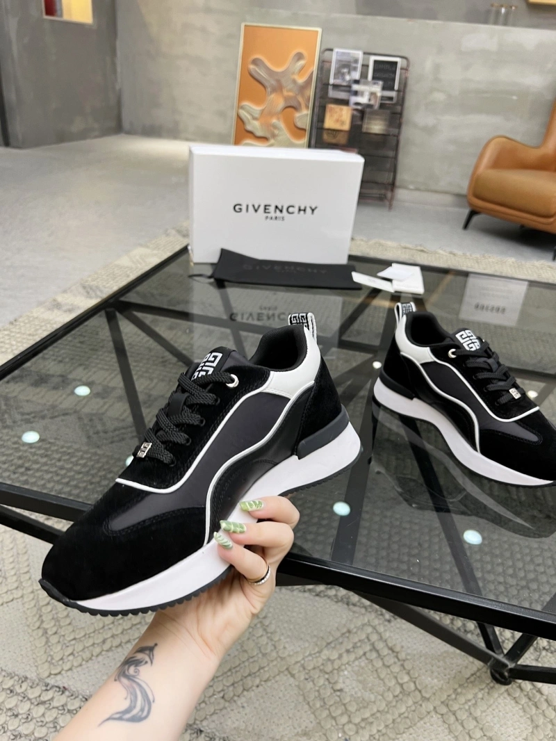 Classic Gxvxnchy Sneakers 154071