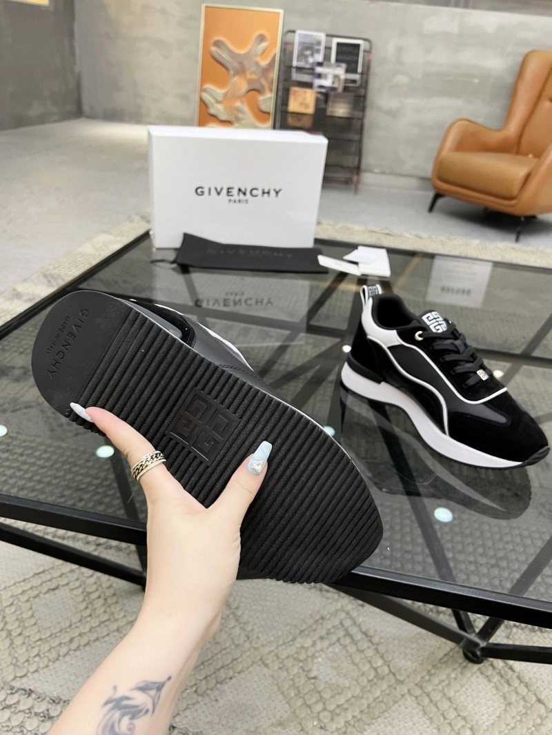 Classic Gxvxnchy Sneakers 154071