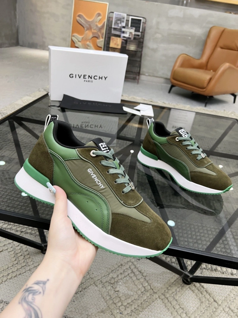 Versatile Gxvxnchy Sneakers 154072