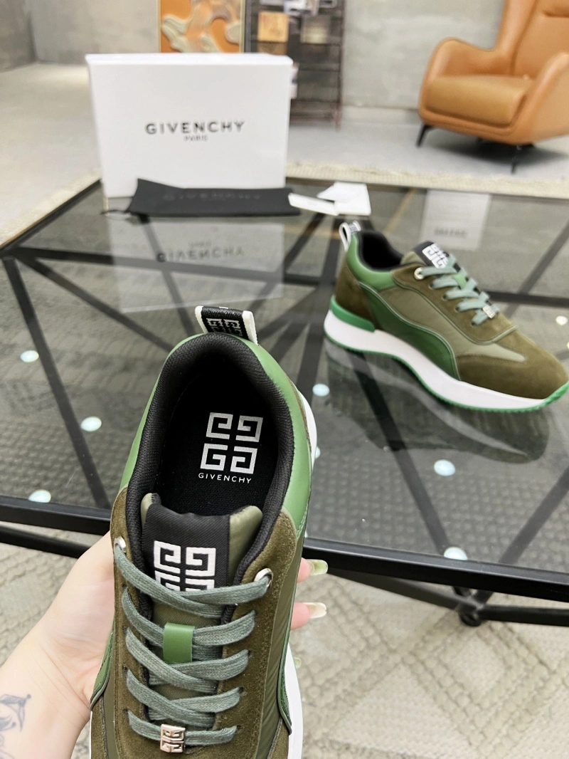 Versatile Gxvxnchy Sneakers 154072