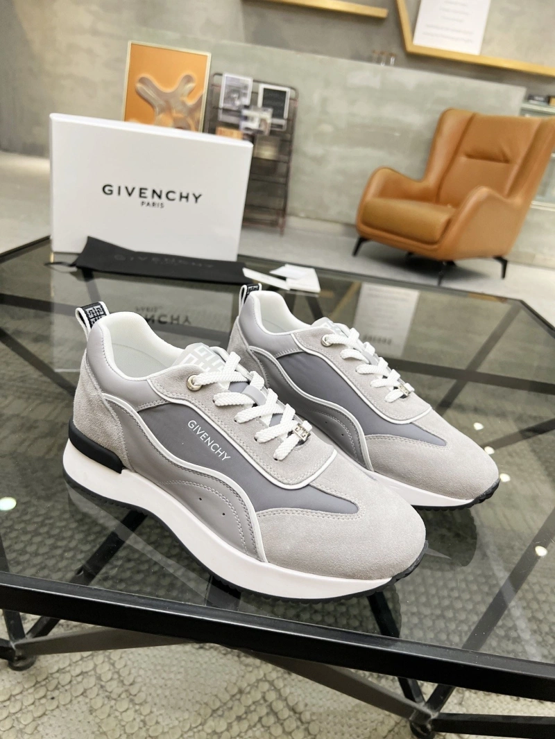Versatile Gxvxnchy Sneakers 154063