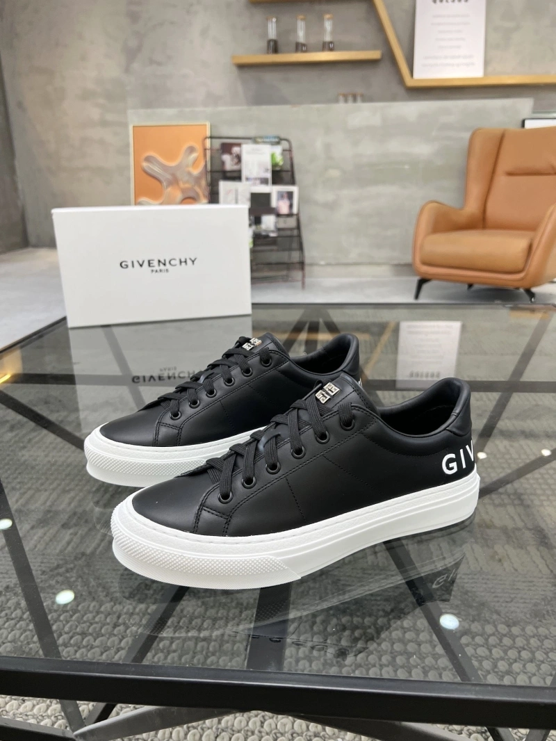 Gxvxnchy Sneakers Sophisticated 154060