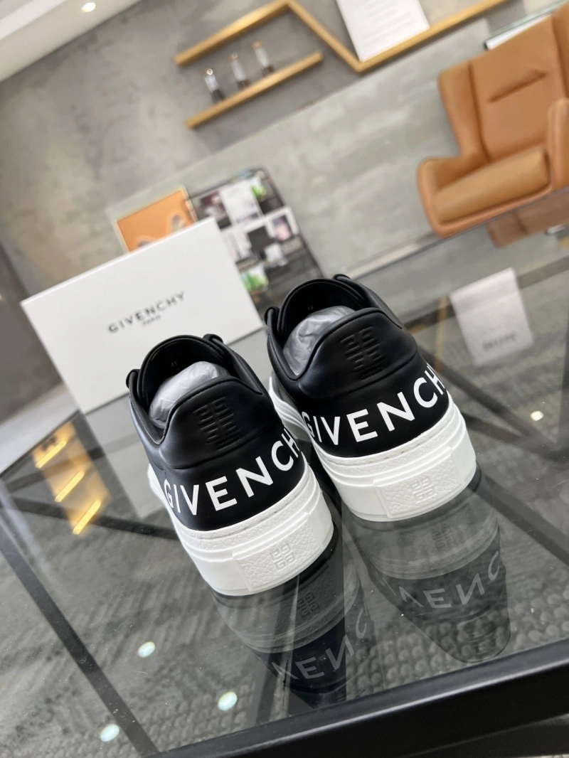 Gxvxnchy Sneakers Sophisticated 154060