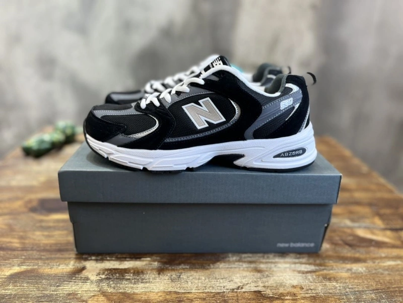 Versatile Othxr Sneakers 216037