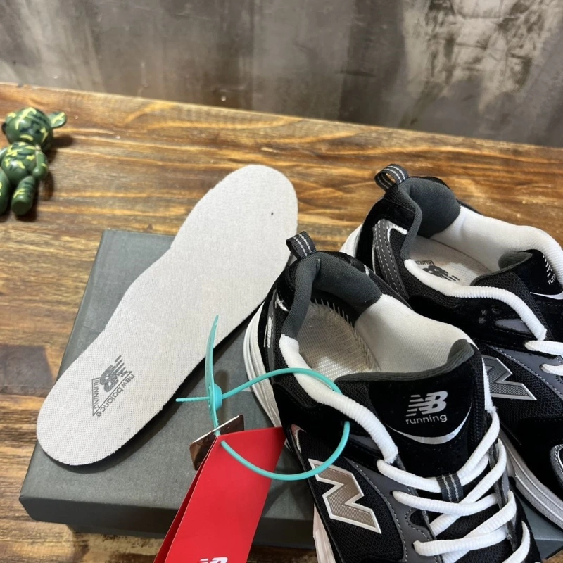 Versatile Othxr Sneakers 216037